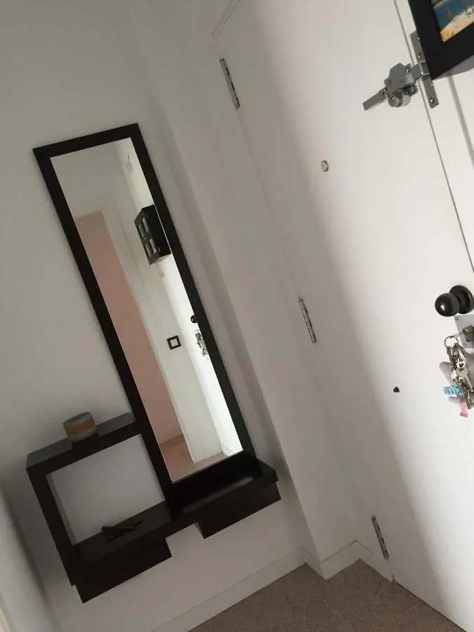 Bonito Y Acogedor Apartamento Con Fibra 살루 0*,  스페인